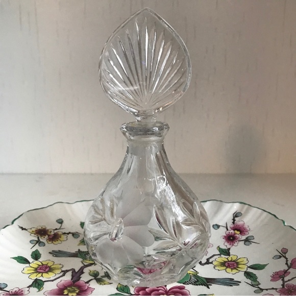 Vintage Princess House Etched Pressed Crystal Perfume Bottle and Fan Sto… - Picture 2 of 9